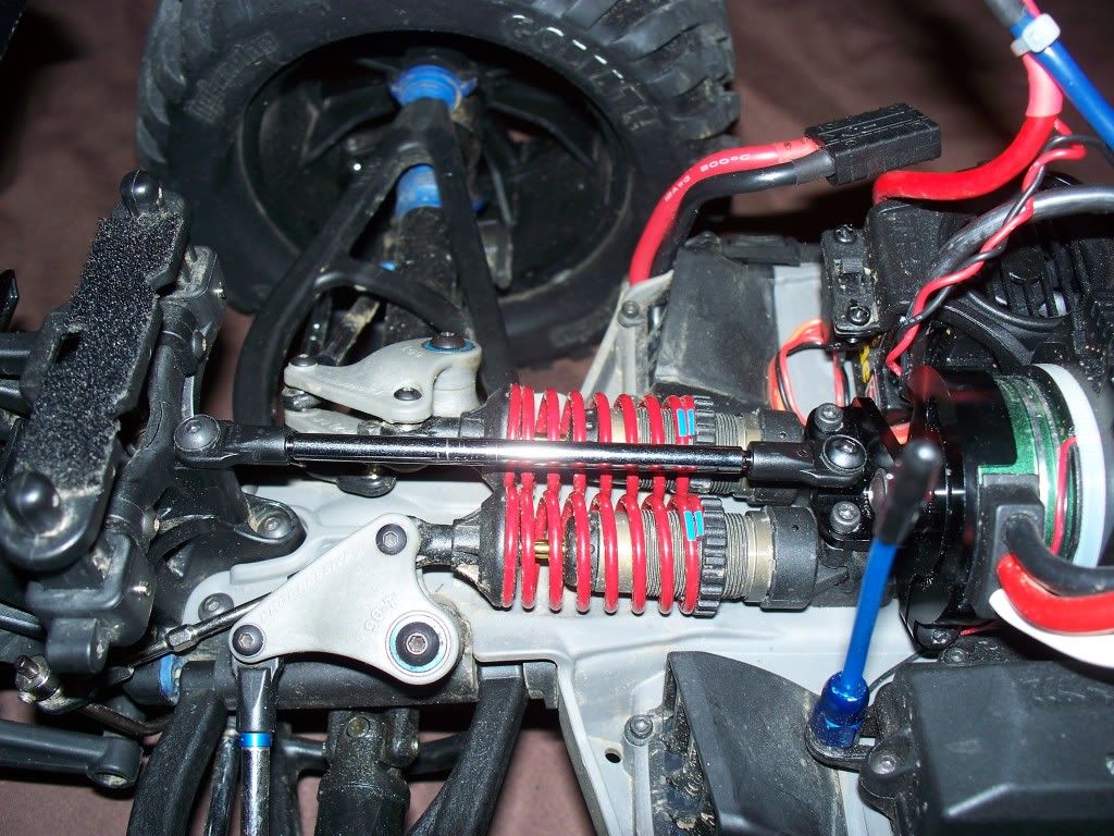 traxxas e revo chassis brace